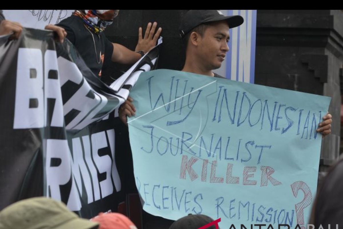Puluhan wartawan gelar aksi tolak remisi Susrama