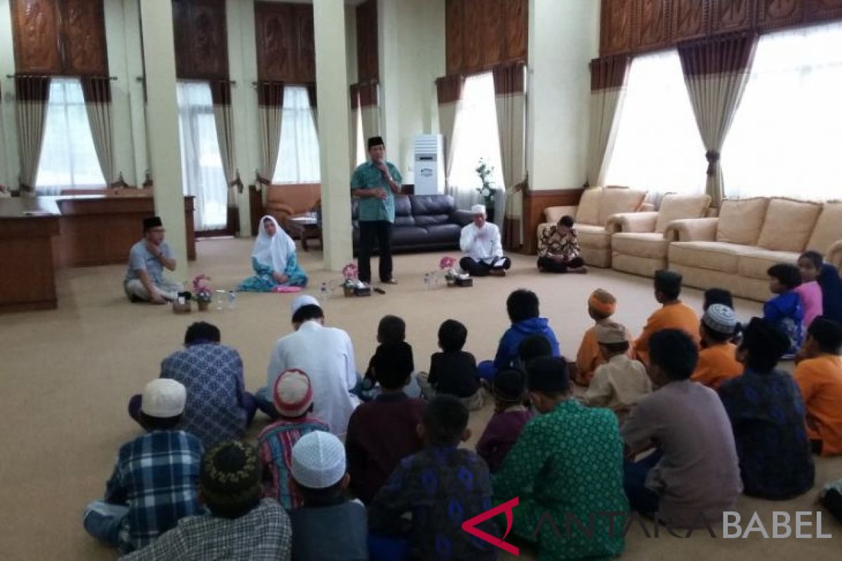 Pemkab Bangka Tengah santuni 50 anak yatim