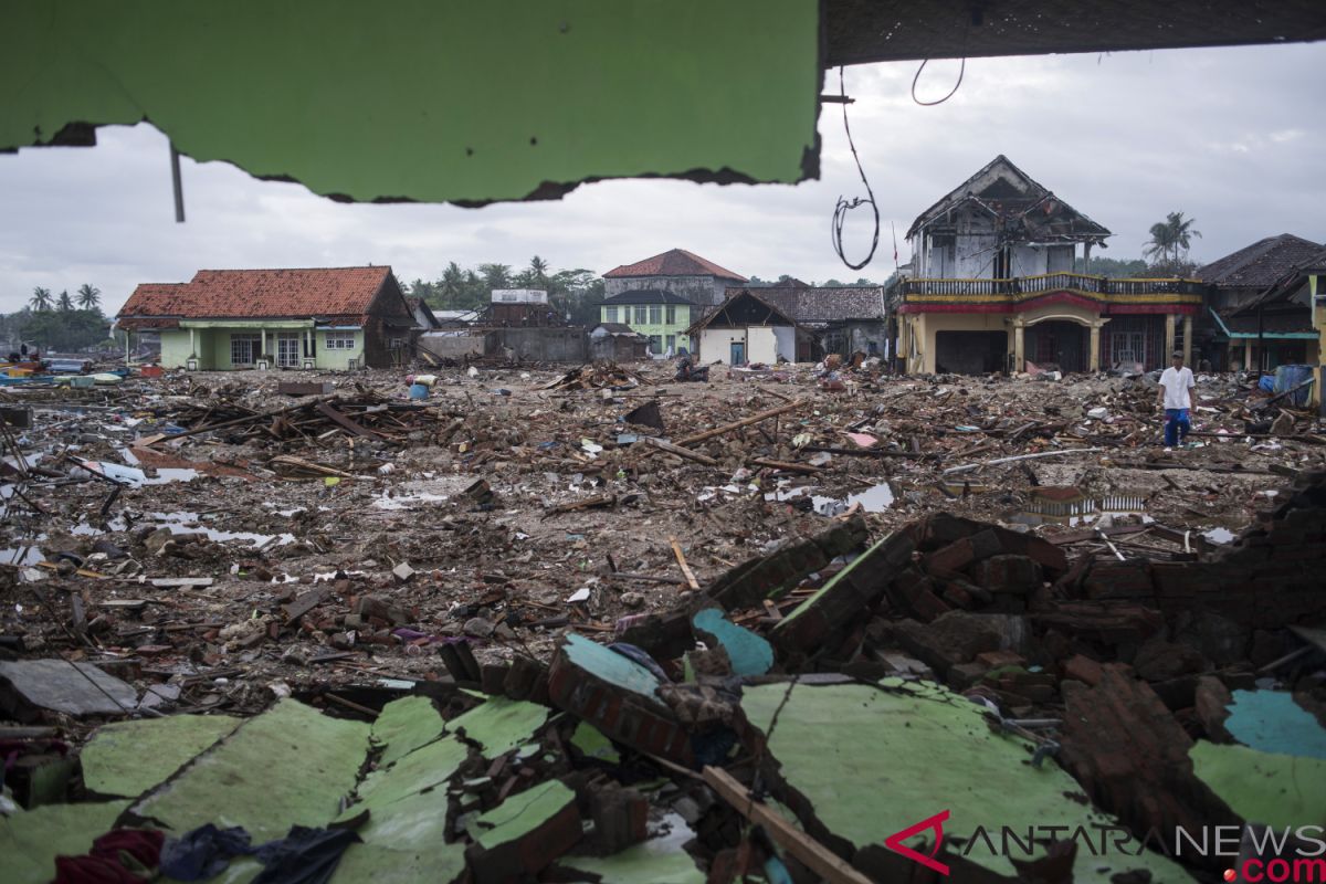 Bupati Pandeglang: pengungsi korban tsunami berkurang