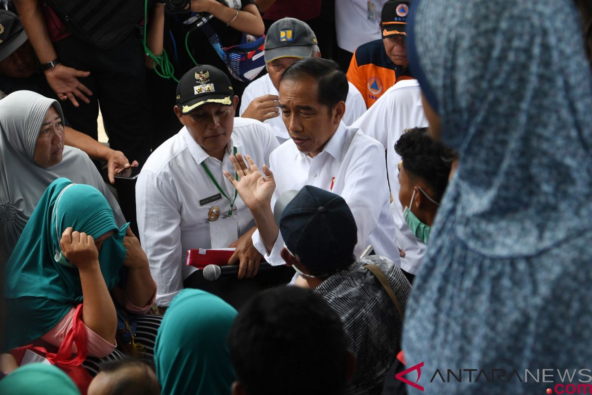 Indonesian president observes Lampung's tsunami-hit areas