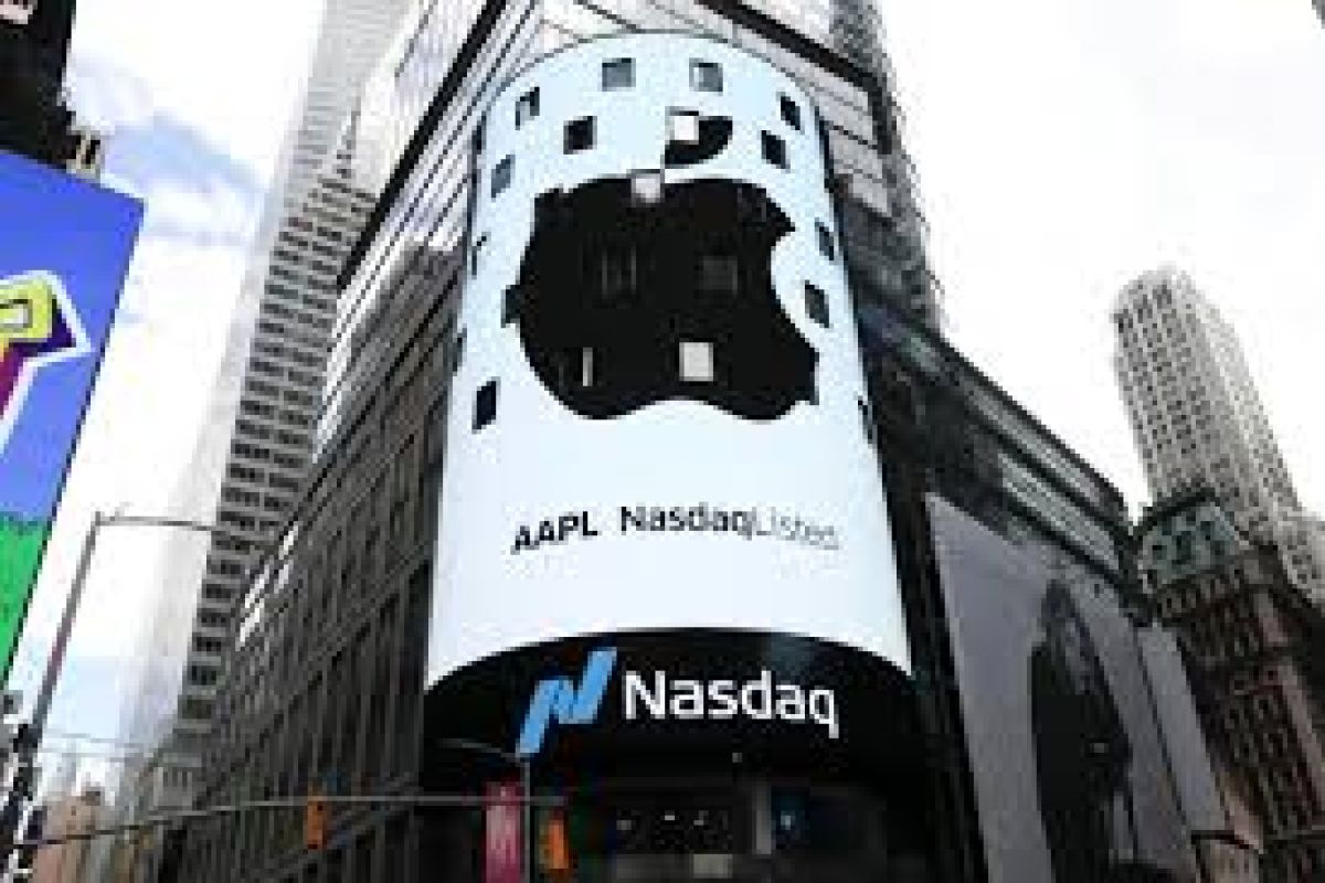 Wall Street berakhir lebih tinggi, saham Apple Inc melonjak