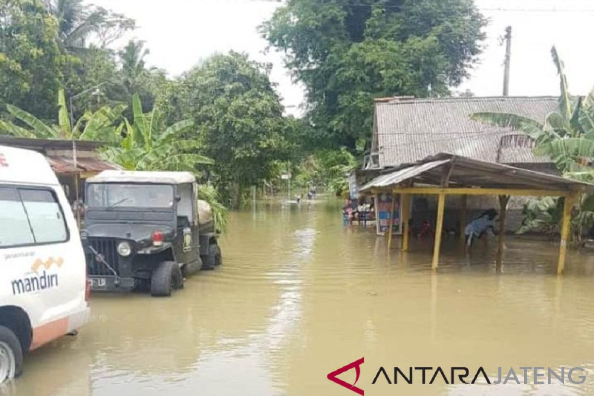 37 warga Purworejo mengungsi akibat kebanjiran