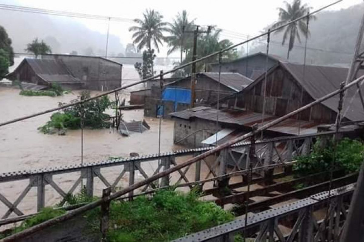 Eight public kitchens set up in South Sulawesi's disaster zones