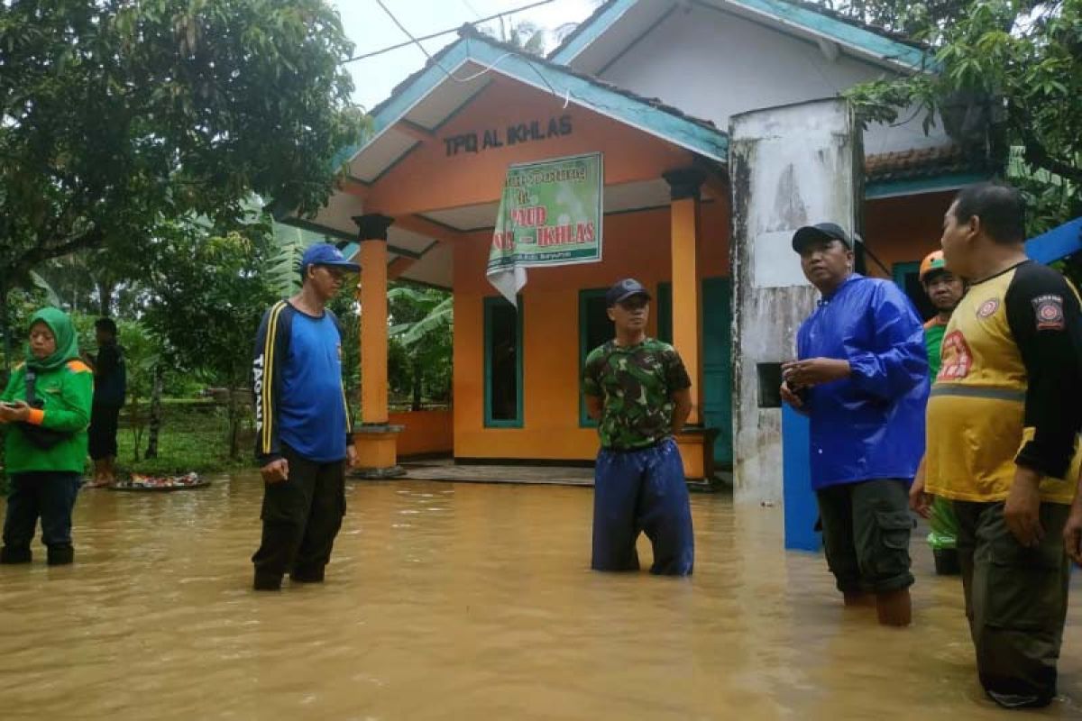 Awas, sebagian besar wilayah Jateng berpotensi hujan lebat