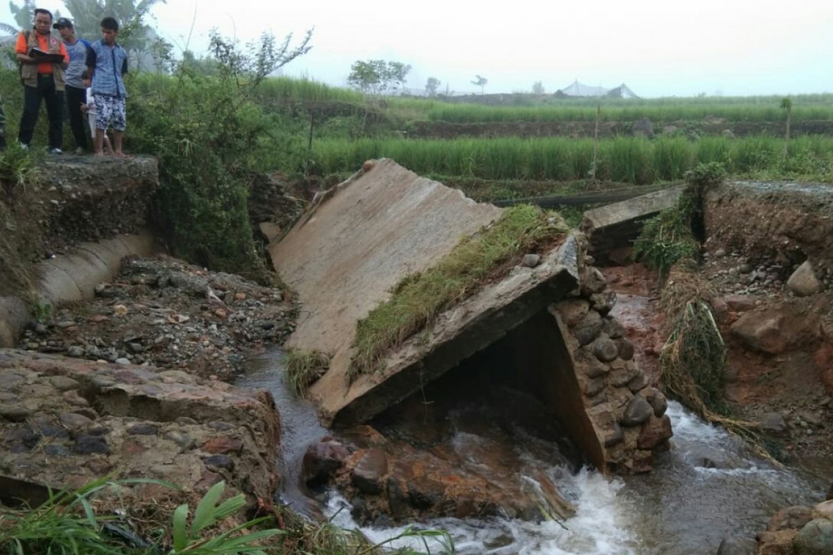 Ratusan rumah warga di Parigi Moutong diterjang banjir rob