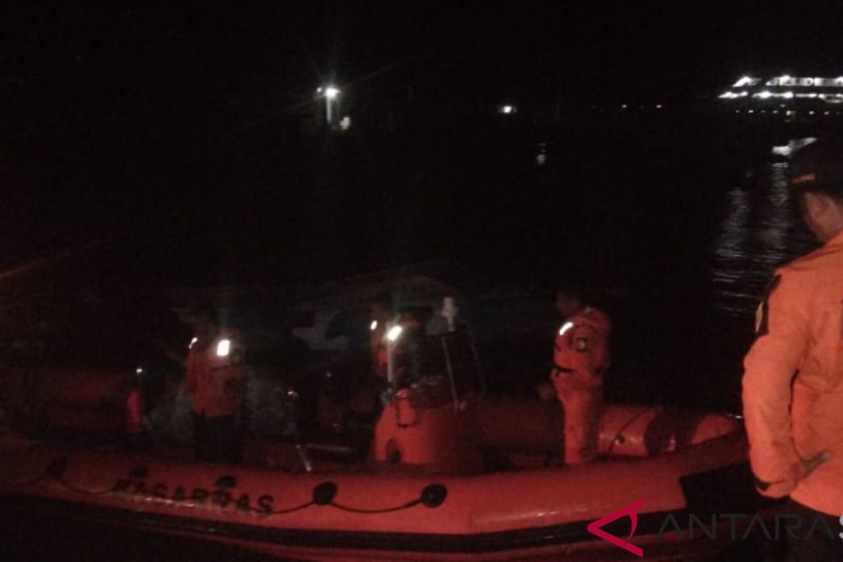 Basarnas evakuasi kapal mati mesin di Perairan Wakatobi