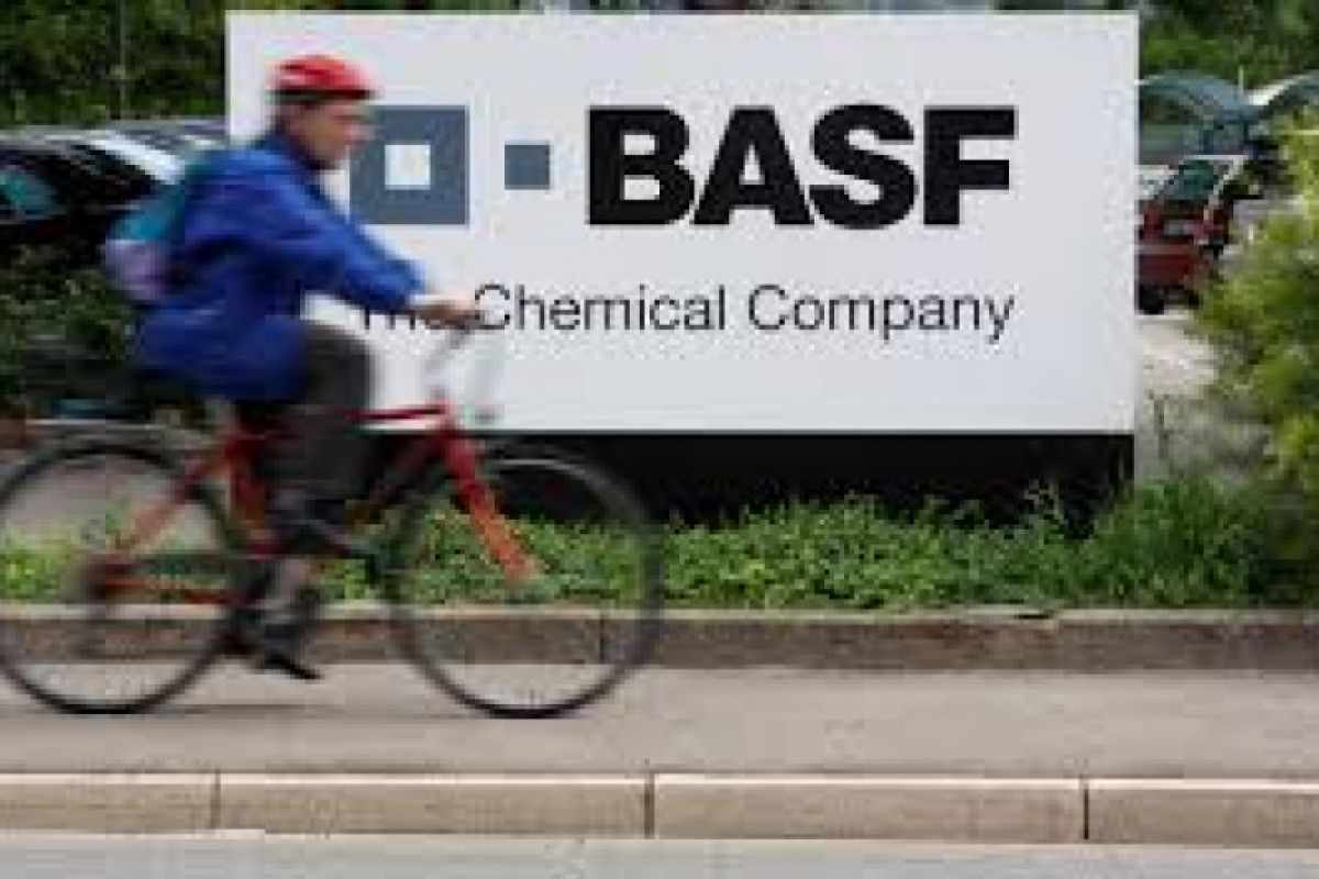 Indeks DAX 30 Jerman menguat 286,92 poin, saham BASF melonjak