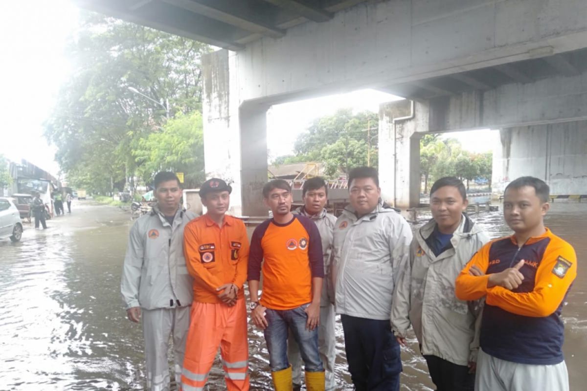 BPBD Siagakan Perahu dan Truk Di Lokasi Banjir Tangerang