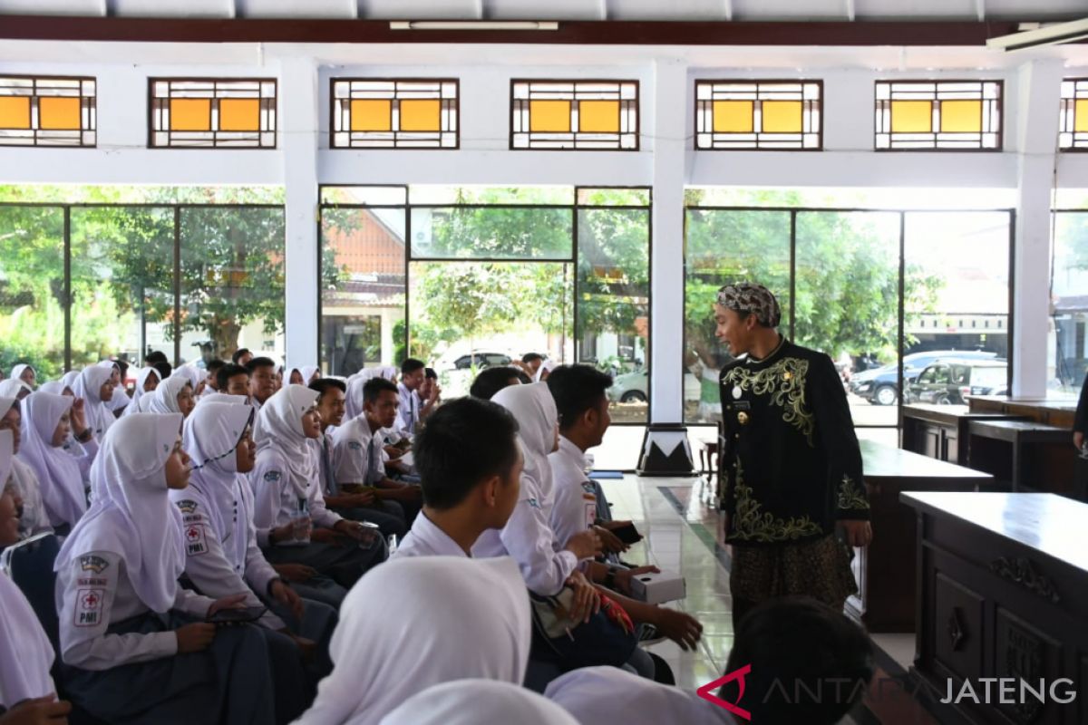 Pemkab Batang alokasikan beasiswa bagi pelajar berprestasi