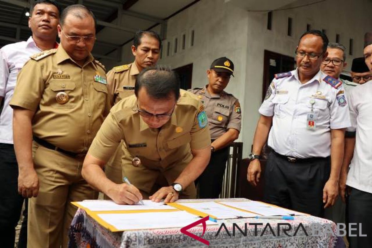 Pemkab Bangka terima bus sekolah CSR swasta