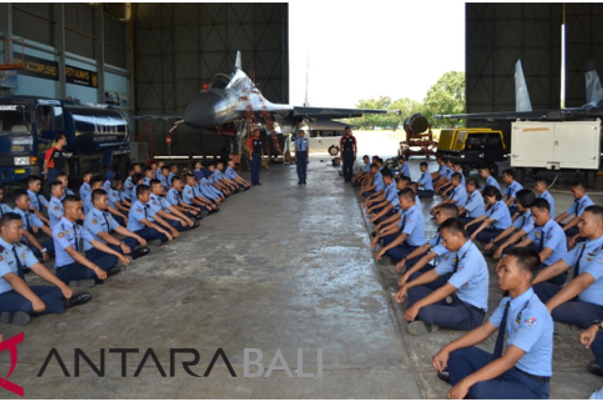 SMK Penerbangan Cakra Nusantara laksanakan PKL dengan alutsista Sukhoi