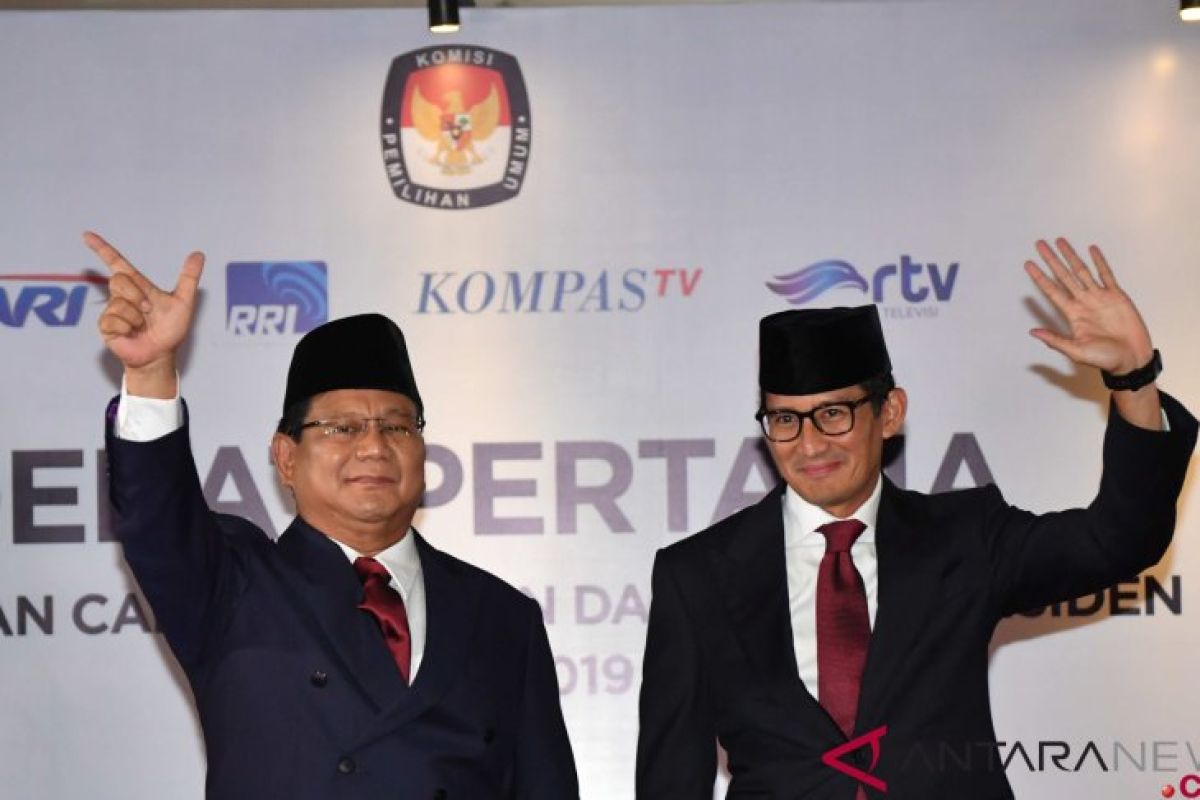 Debat Capres - Prabowo-Sandiaga baca doa Nabi Yunus dan shalawat Asyghil