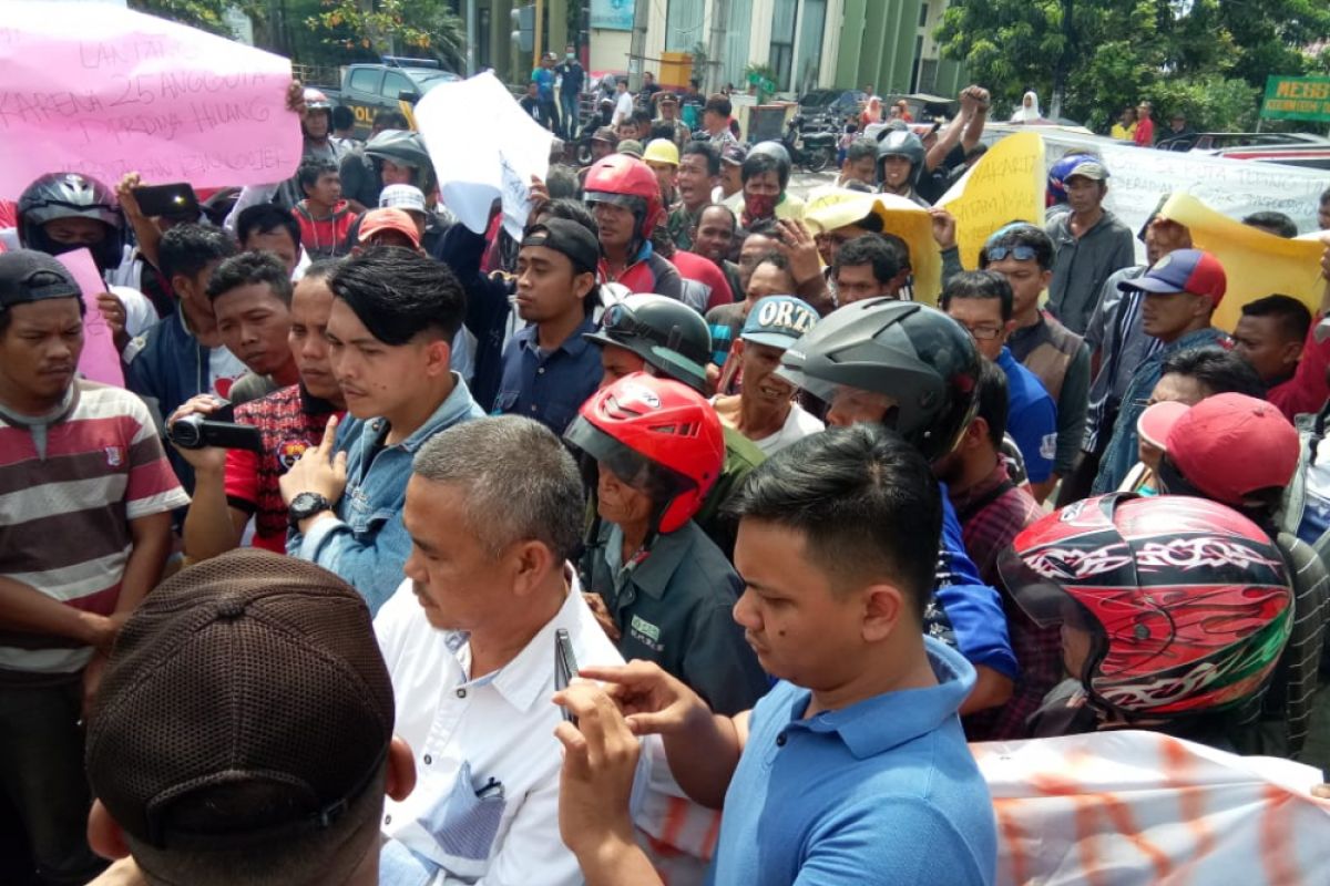 Pengemudi betor di Tebing Tinggi tolak kehadiran Gojek