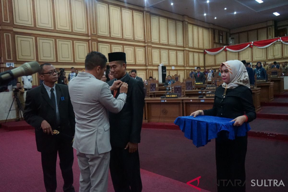 Ketua DPRD Sultra lantik Bandung sebagai PAW