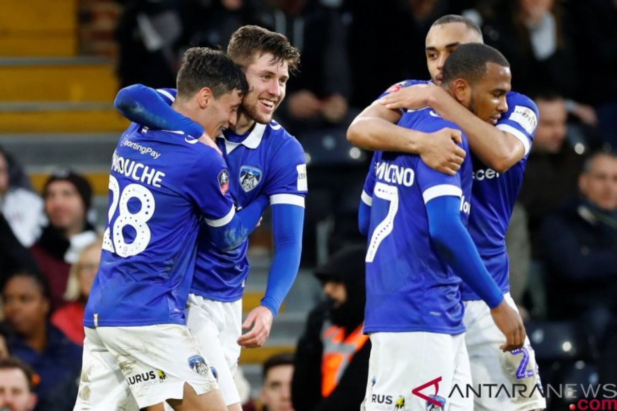 Fulham disingkirkan tim kasta keempat Oldham di Piala FA