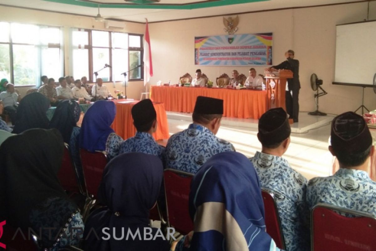 Bupati Pesisir Selatan angkat sumpah 130 pejabat