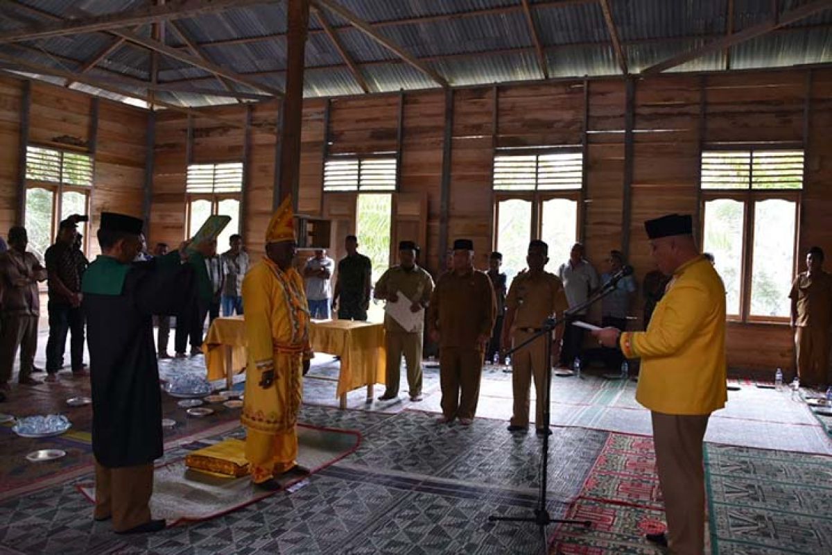 Bupati lantik Salihin jadi Mukim Pameu