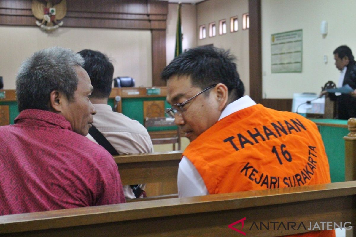 Iwan Adranacus dituntut 5 tahun penjara