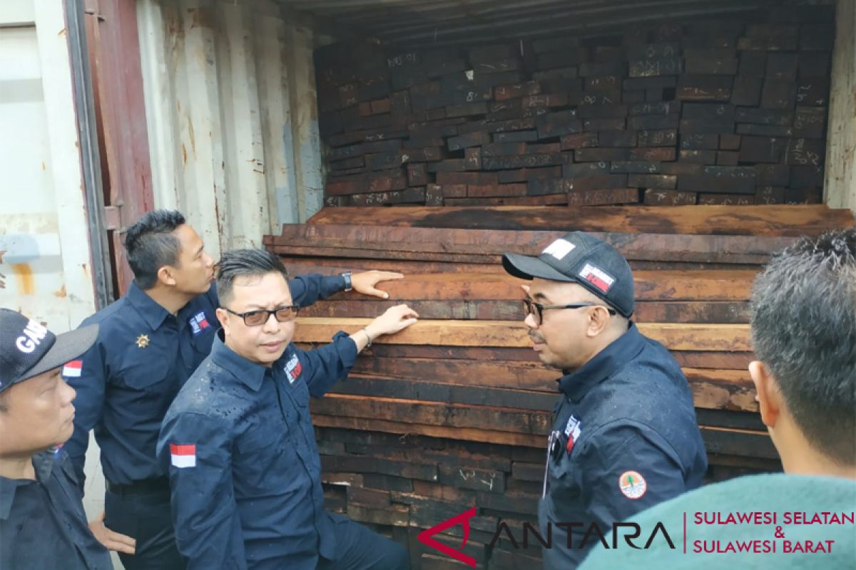 Lantamal VI amankan kayu ilegal senilai Rp16,5 miliar