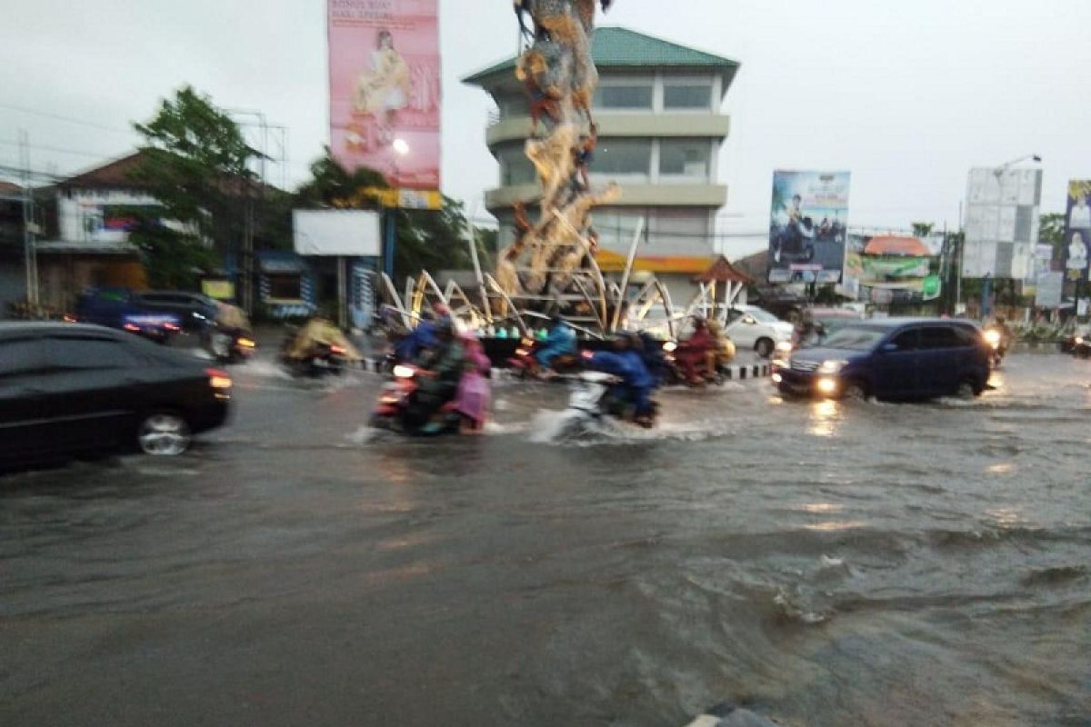 Banjir dan longsor landa sejumlah wilayah di Kebumen