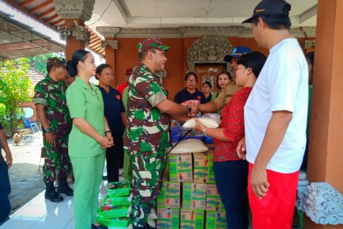 Kodim Jembrana bantu sembako korban banjir bandang