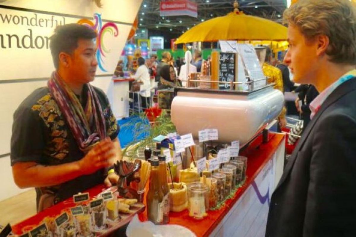 People in Vakantiebeurs curious about Indonesian coffee