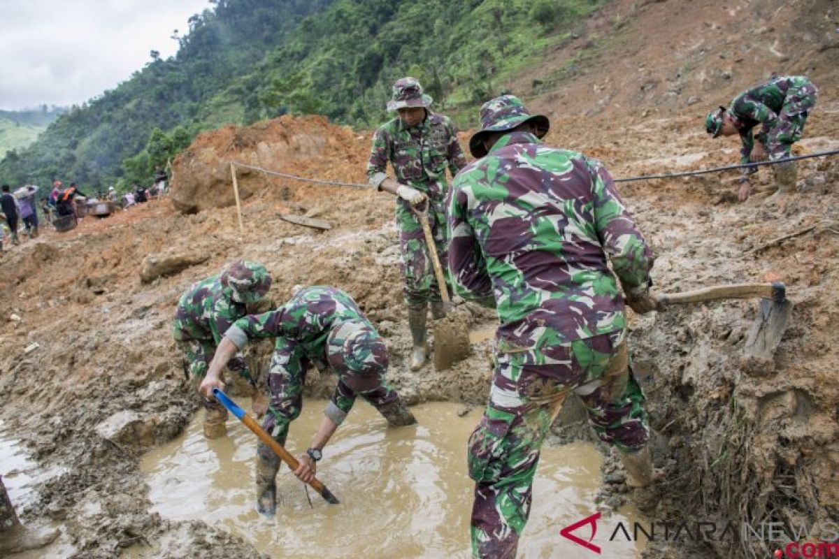 Tim gabungan kembali temukan lima korban longsor Sukabumi