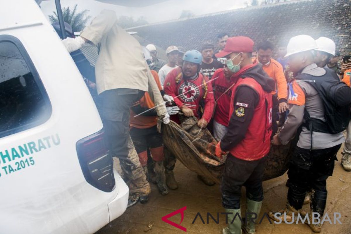 18 korban longsor Sukabumi telah teridentifikasi