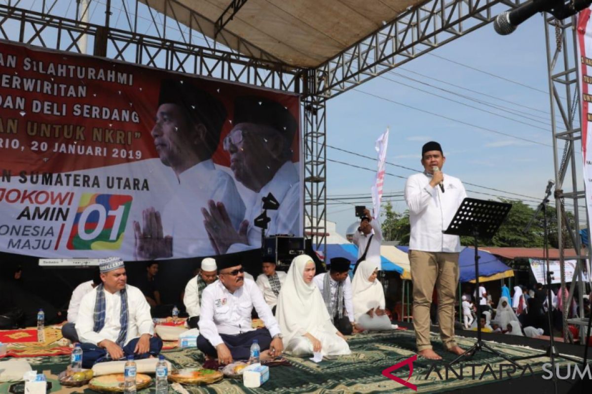 Ribuan ibu perwiridan hadiri dzikir akbar bersama menantu Jokowi dan Hadad Alwi