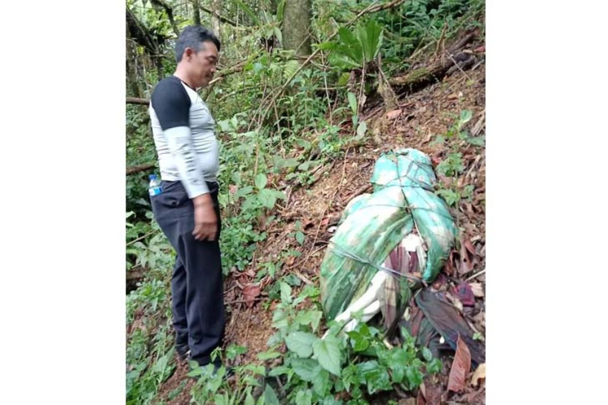 Polisi tangkap anak dan ibu diduga bunuh ayah