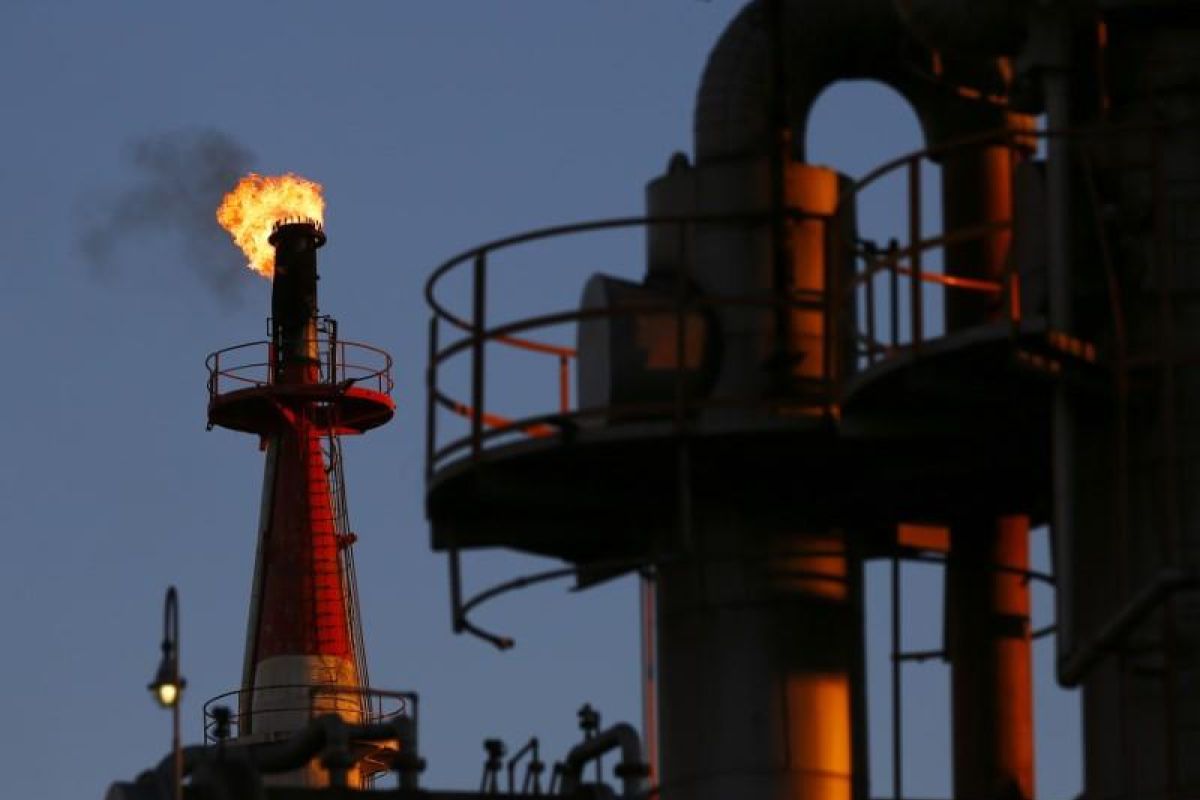 EIA turunkan proyeksi permintaan minyak global pada 2019