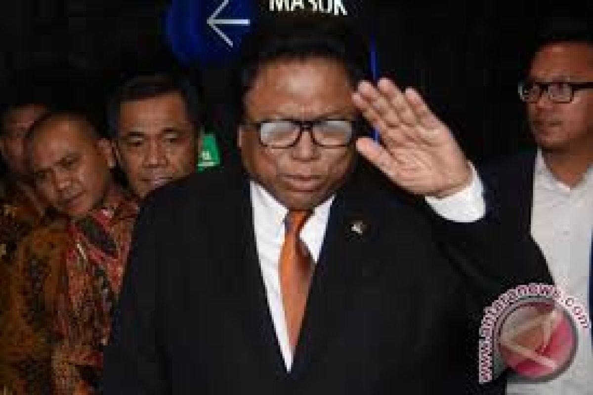 Oesman Sapta raih penghargaan Warta Bhakti Utama