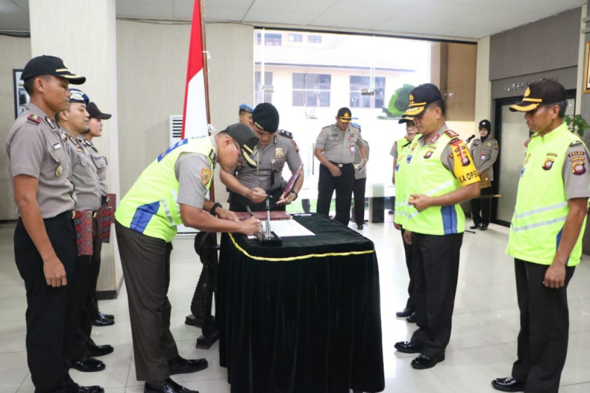 Peserta sekolah inspektur polisi di Polda Kalbar tandatangani pakta integritas