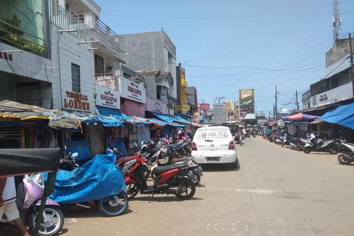 Pasar Labuan Kembali Norban Pascatsunami