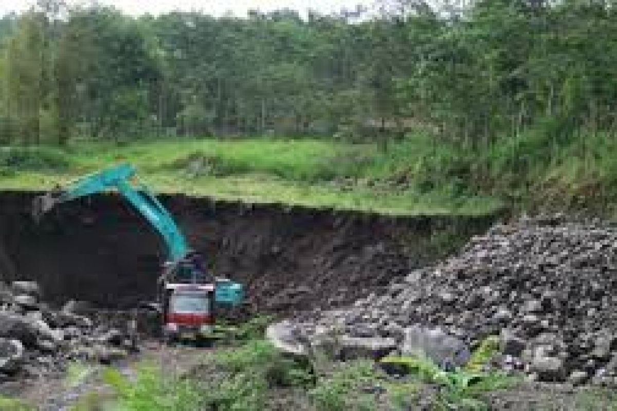 Pemkab Lebak Tutup Delapan Perusahaan Galian Pasir Putih