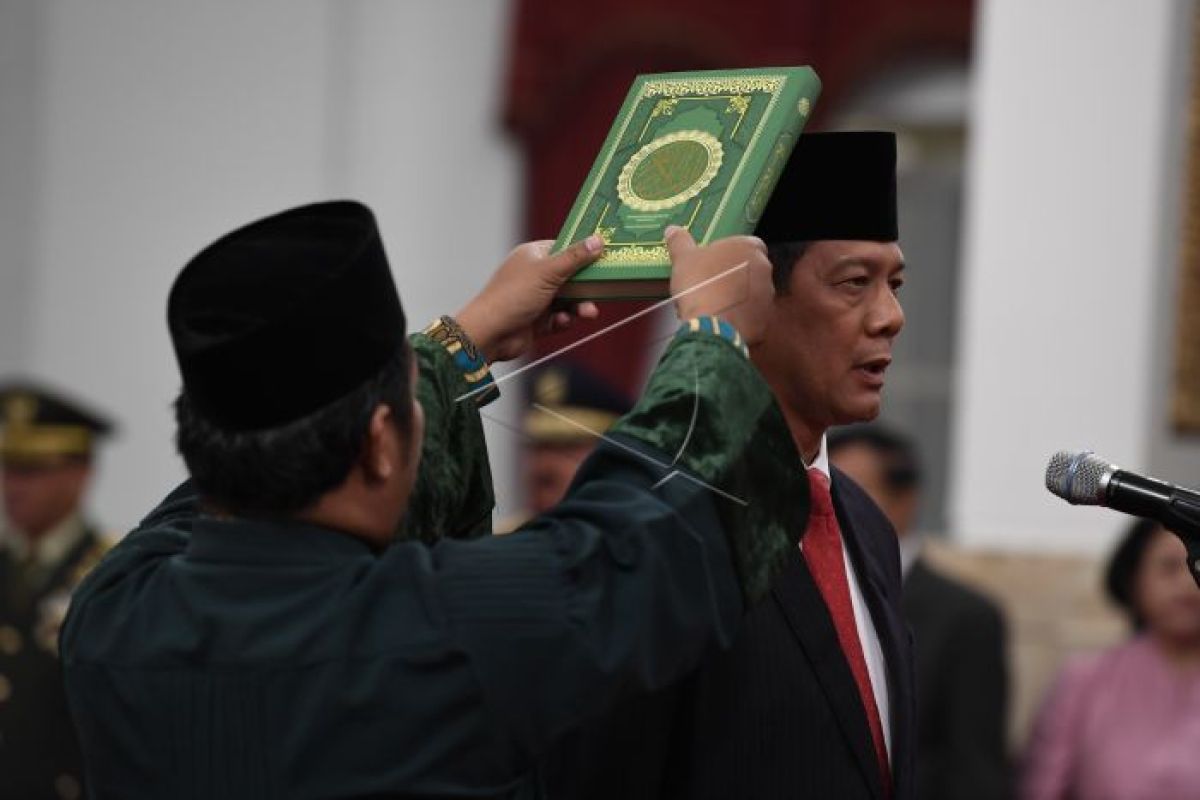 Jokowi tegaskan BNPB tetap di bawah presiden