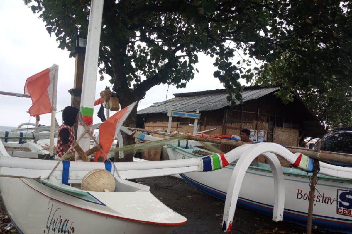 Pemkab Lombok Tengah membantu kapal untuk nelayan