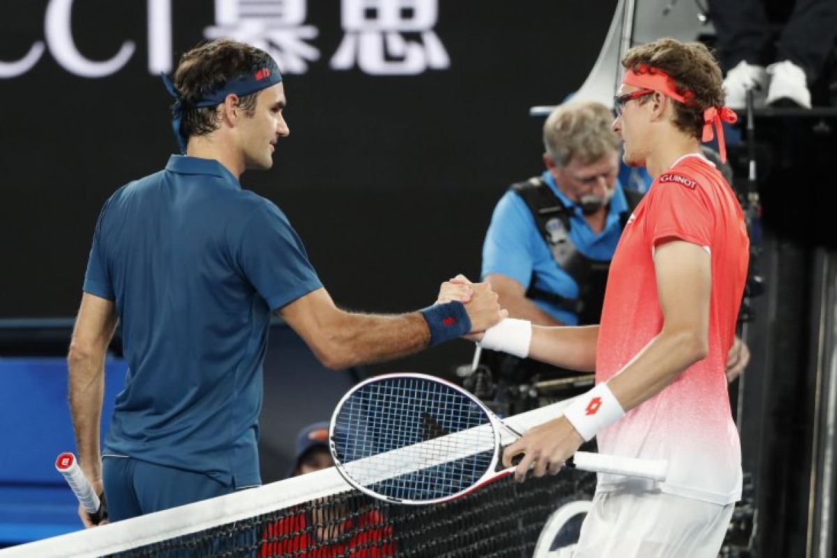 Federer taklukkan Istomin lewat dominasi servisnya di Australia Terbuka