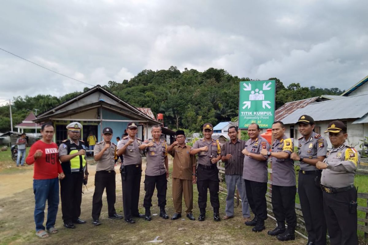 Jajaran Polda Kalbar kunjungi Desa Sutera