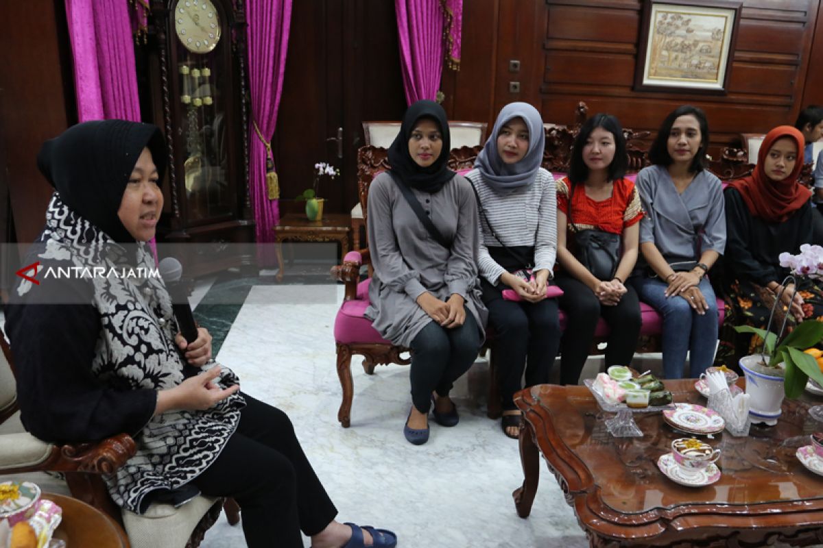 16 Remaja Surabaya Tanda Tangani Kontrak Jadi Pramugari Citilink