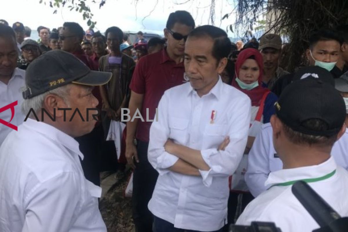 Presiden kunjungi korban tsunami di Lampung Selatan, perintahkan bangun rumah  warga