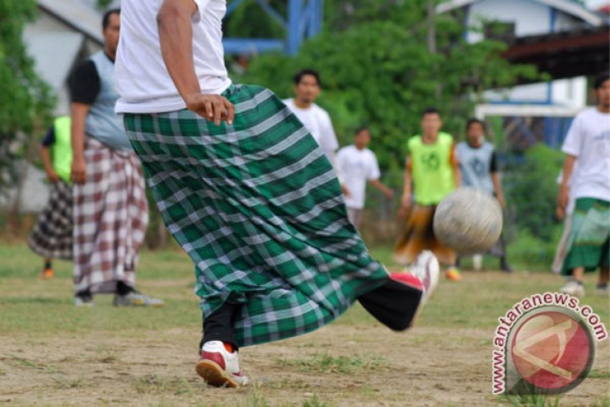 Pakai sarung, gaya hidup baru masyarakat Indonesia