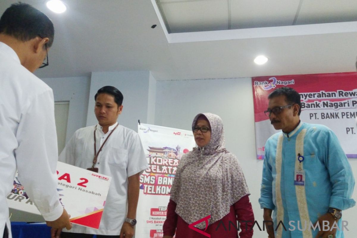 Dua warga Sumbar dapat hadiah liburan ke Korsel dari program SMS Banking