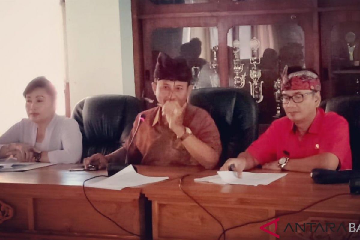 Pemprov Bali sosialisasikan Pergub Busana Adat kepada pelaku usaha