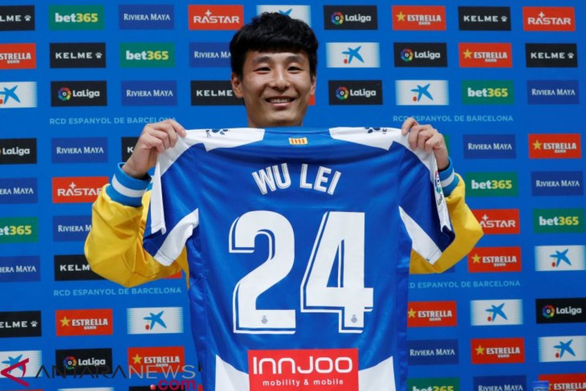 Striker China Wu Lei bergabung dengan Espanyol