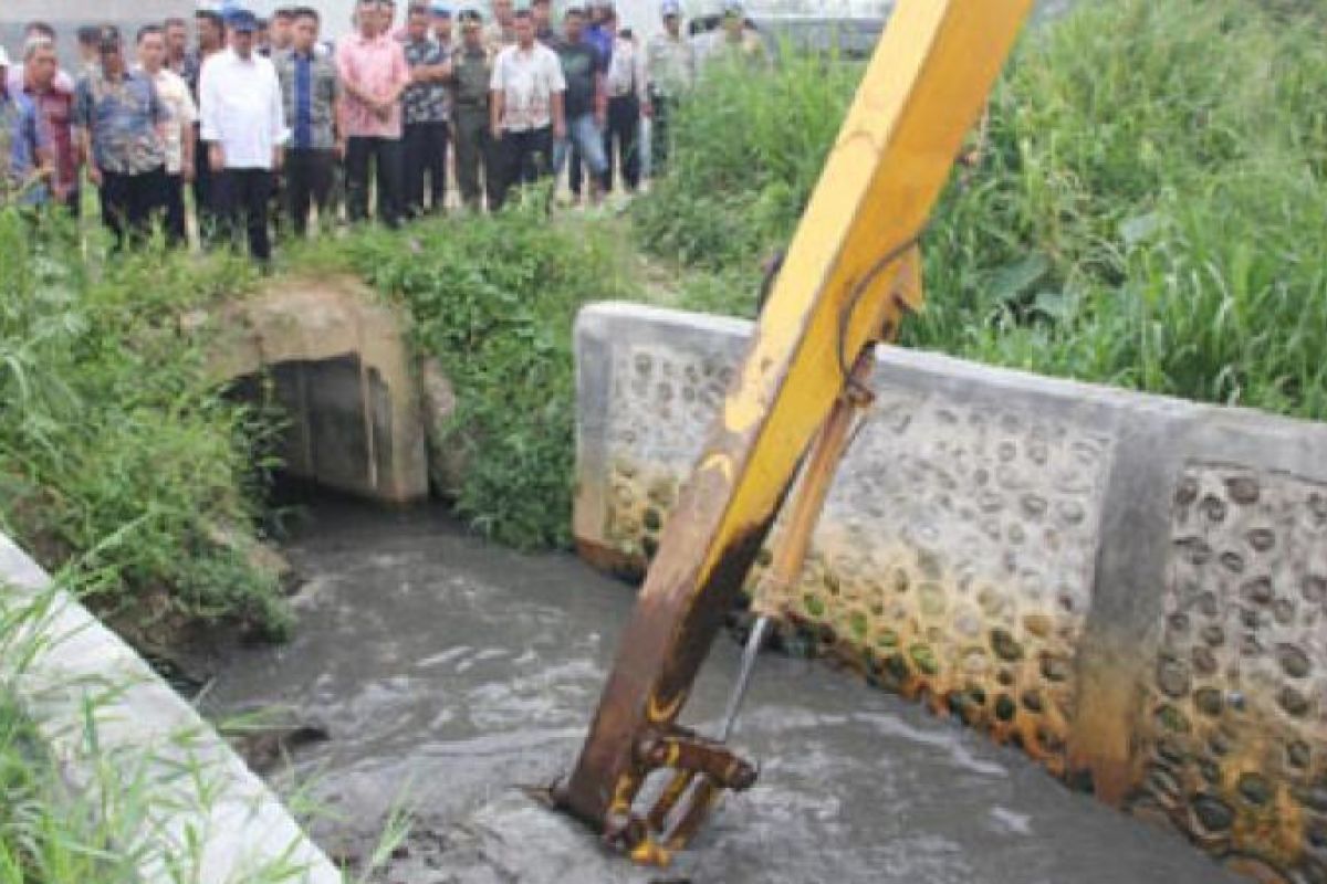 Banyak rumah berdiri di Sungai Bedera