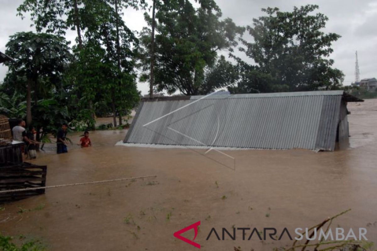 Polres Gowa minta bantuan anggota evakuasi korban banjir