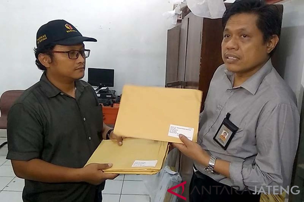 Kantor Pos Purwokerto tunda distribusi Tabloid Indonesia Barokah (VIDEO)