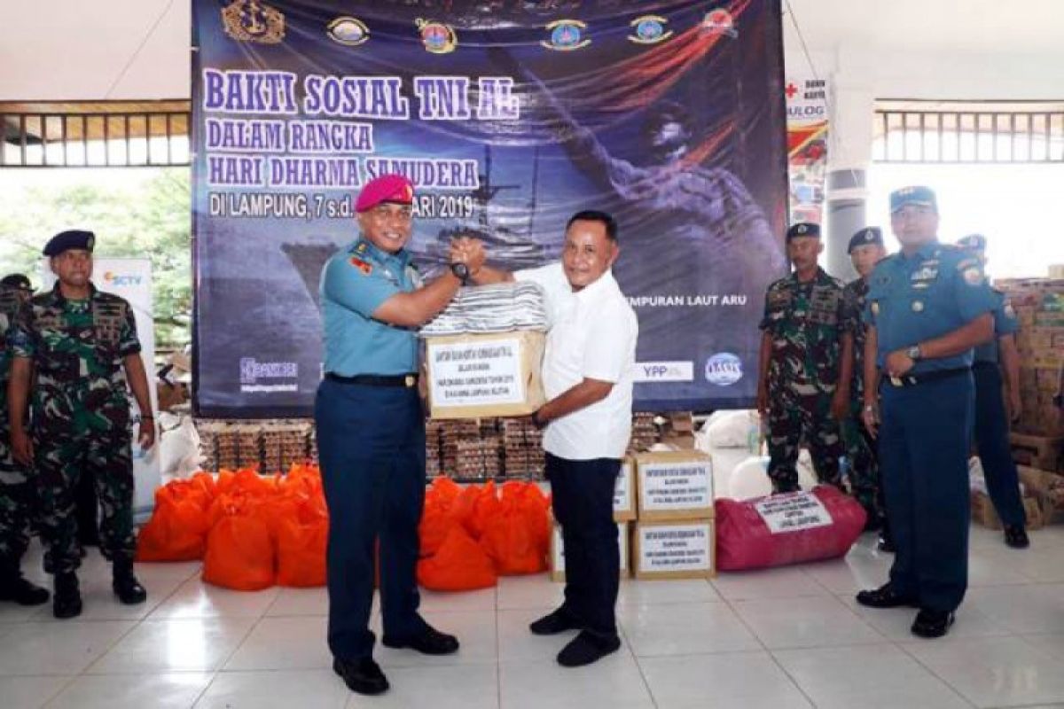 TNI AL Bakti Sosial Bantu Korban Tsunami Lampung Selatan