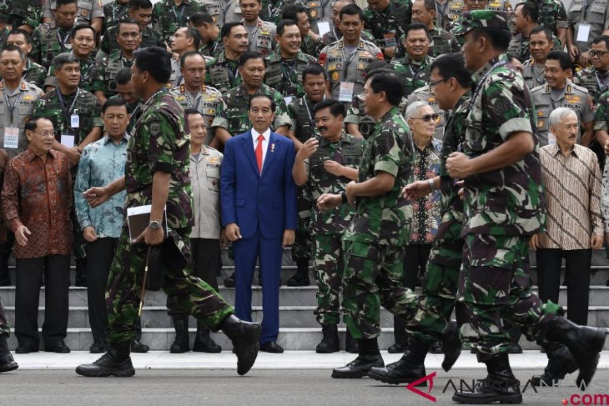 Presiden Jokowi ingin batas usia pensiun prajurit TNI diperpanjang